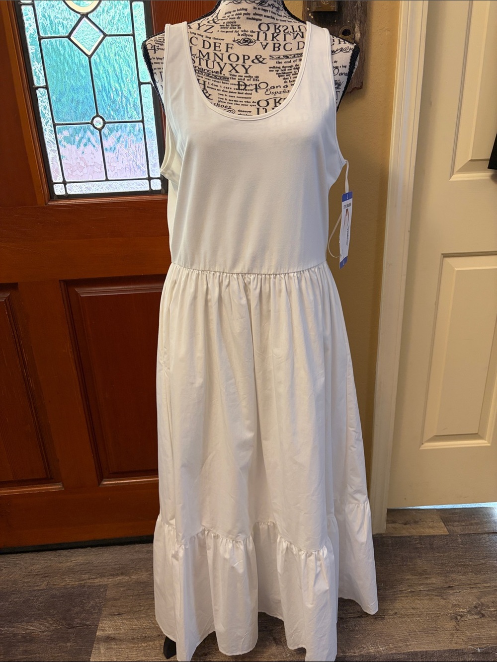 Steve Madden maxi White Dress
NWT